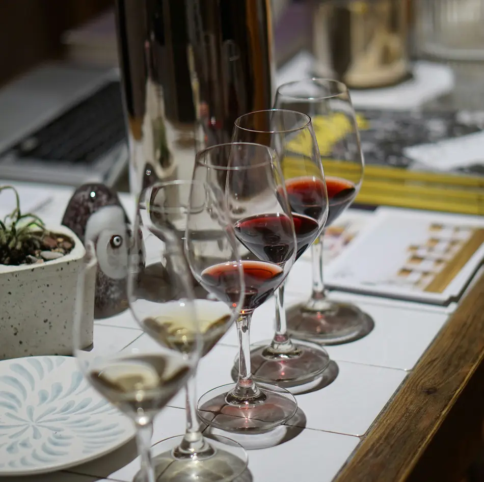 visita guiada requena con comida cata de vinos